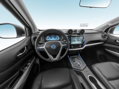 รถยนต์หรู Dongfeng Rich 6 EV 4x2 รถรับจ้างสองคัน รถบรรทุก LHD 4